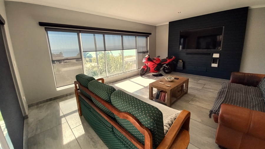 3 Bedroom Property for Sale in Kleinkoornhuis Western Cape